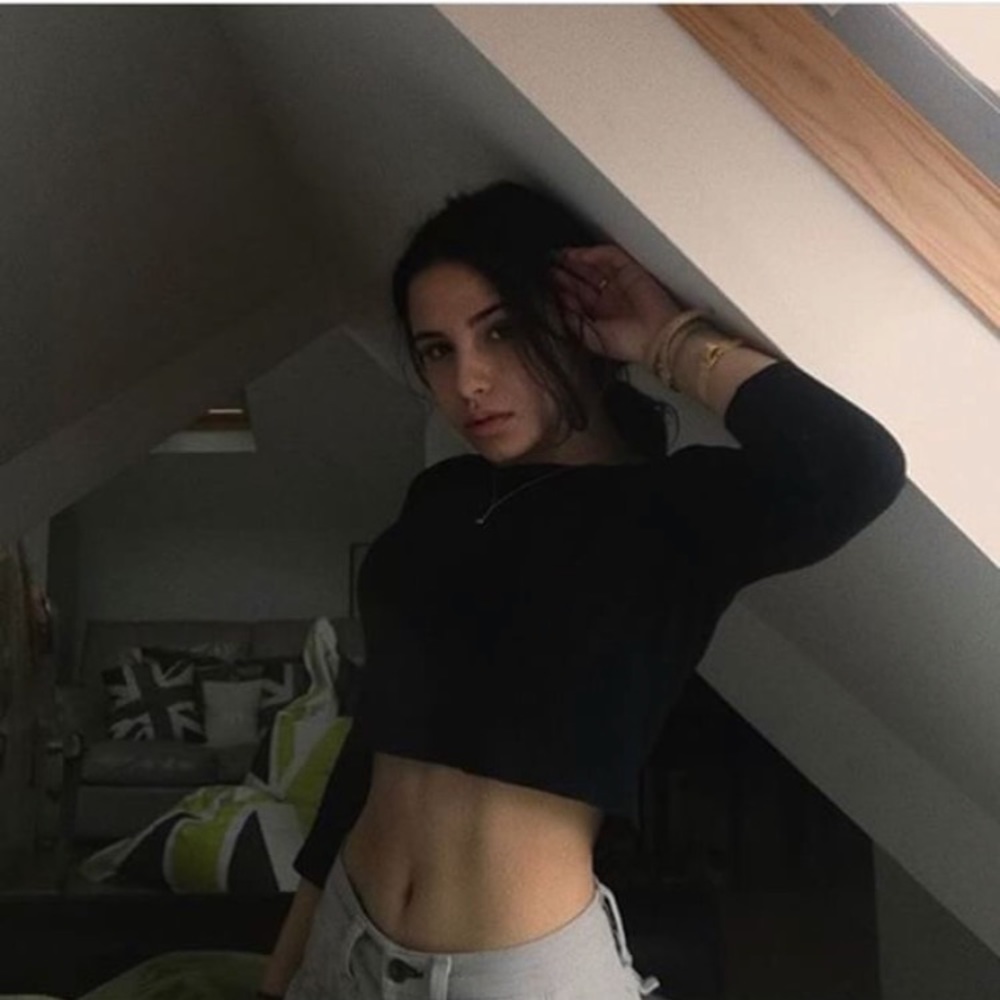Black cropped shirt